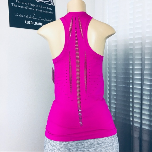 Victoria’s Secret Fuchsia Seamless Sport Top - Picture 4 of 7